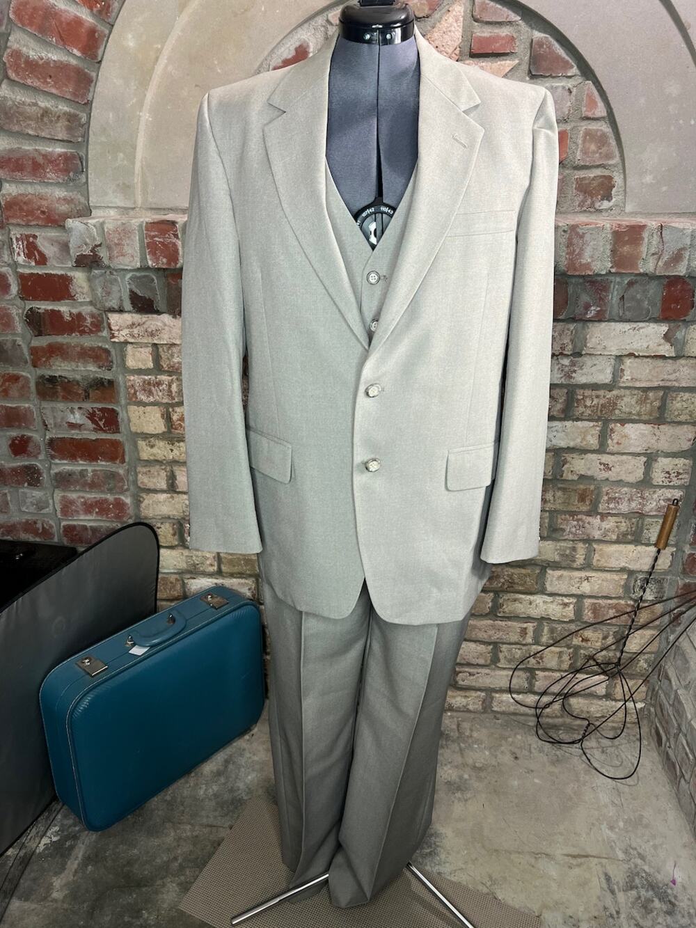 Christian brooks 3 piece suit tan plaid orange
